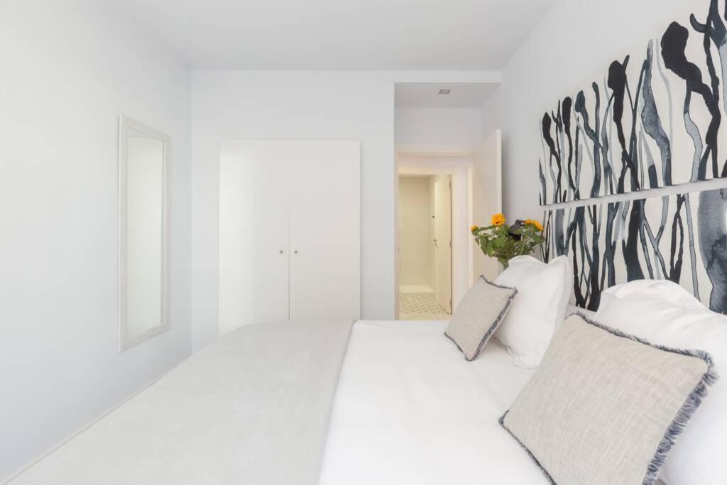 New Gorgeous Central Apartment - Beachfront - 3 Bd Σαν Σεμπαστιάν Εξωτερικό φωτογραφία