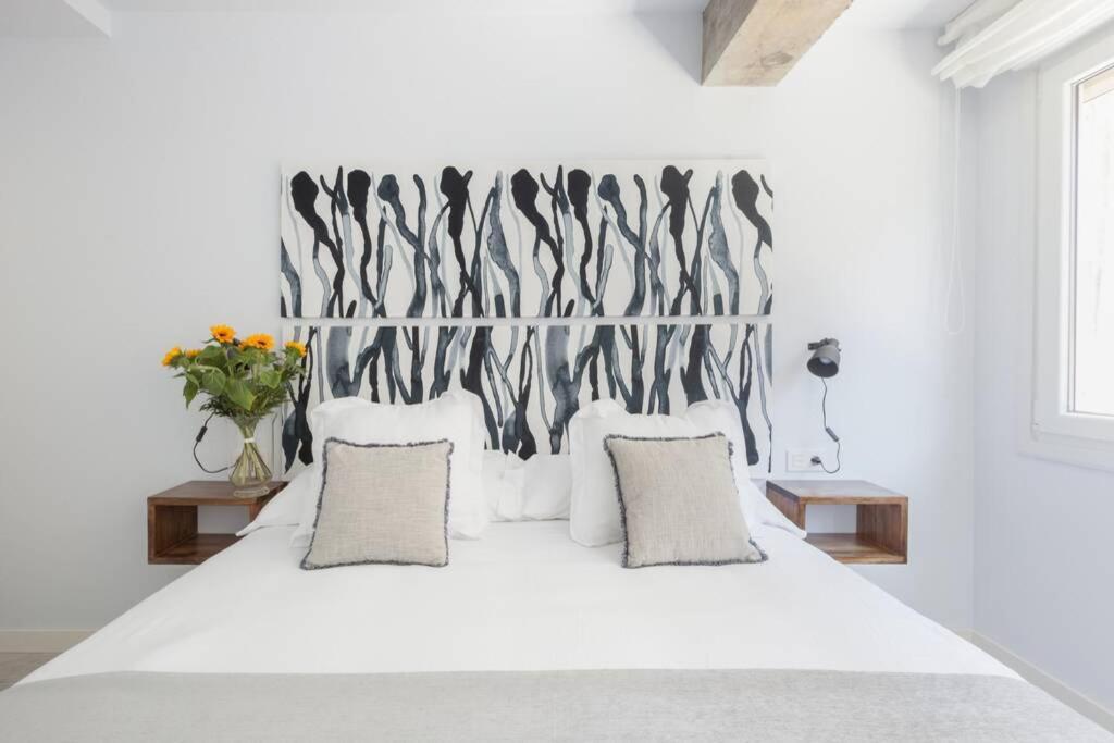 New Gorgeous Central Apartment - Beachfront - 3 Bd Σαν Σεμπαστιάν Εξωτερικό φωτογραφία