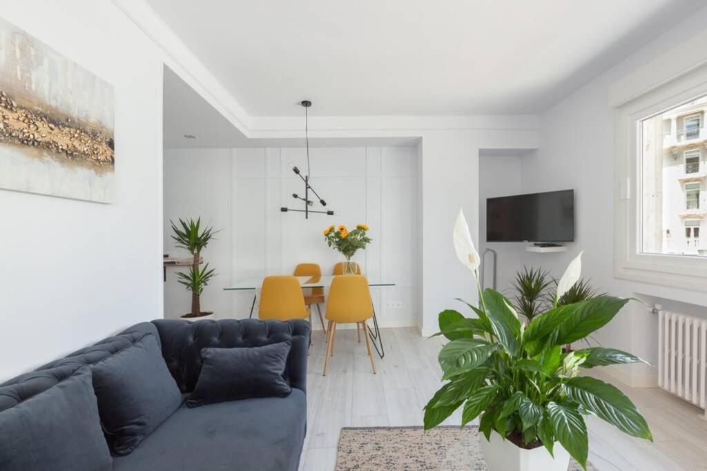 New Gorgeous Central Apartment - Beachfront - 3 Bd Σαν Σεμπαστιάν Εξωτερικό φωτογραφία