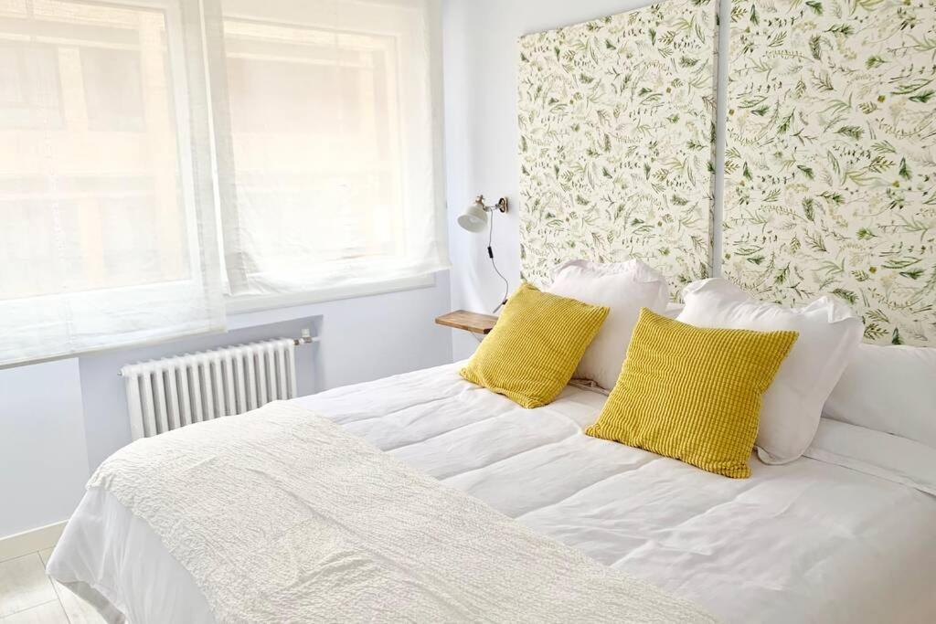 New Gorgeous Central Apartment - Beachfront - 3 Bd Σαν Σεμπαστιάν Εξωτερικό φωτογραφία