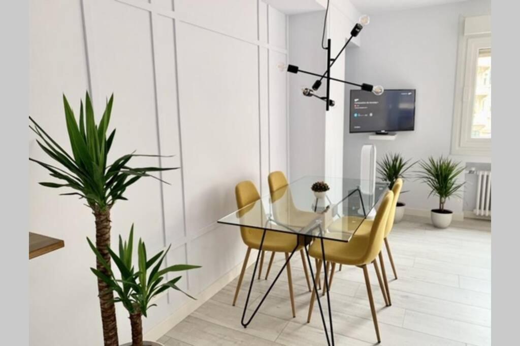 New Gorgeous Central Apartment - Beachfront - 3 Bd Σαν Σεμπαστιάν Εξωτερικό φωτογραφία
