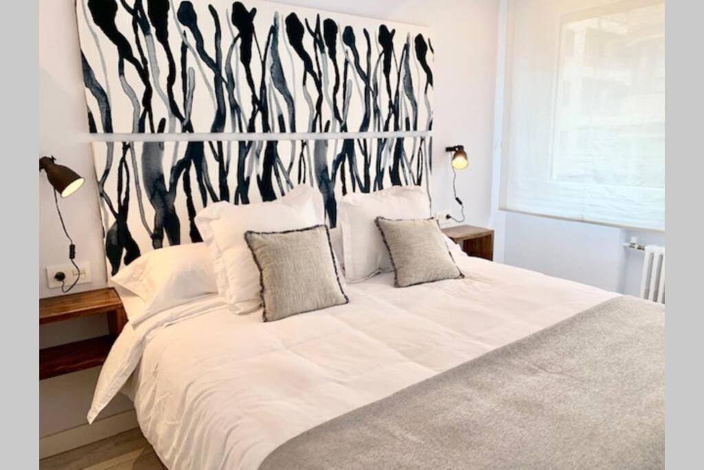 New Gorgeous Central Apartment - Beachfront - 3 Bd Σαν Σεμπαστιάν Εξωτερικό φωτογραφία